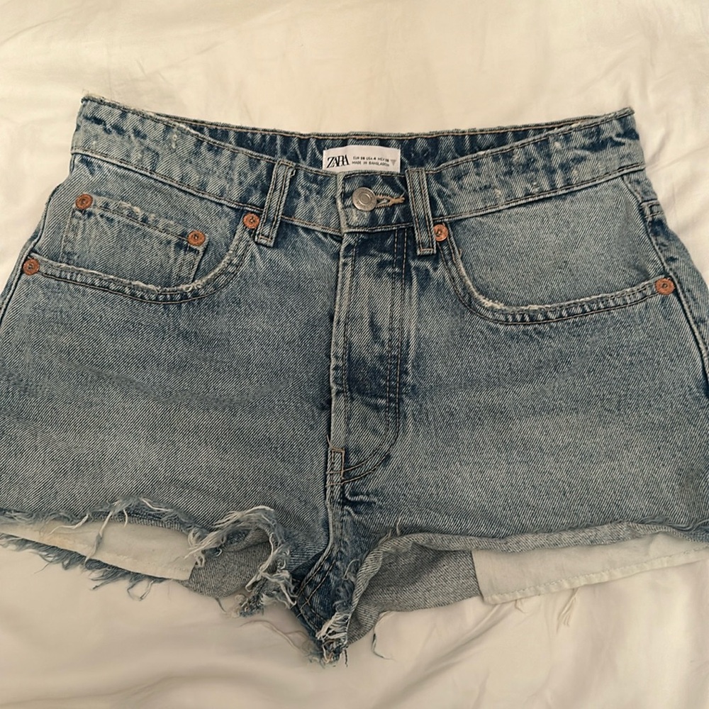 Zara Size 4 Denim Mini Jean Shorts Light Wash